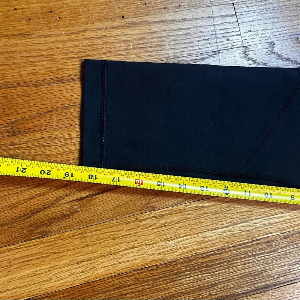 Lululemon Black Capri Leggings Yoga Pants Womens size 6 Activewear Yoga Gym - Picture 5 of 7